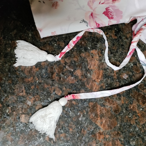 Floral faux wrap dress - Picture 7 of 8